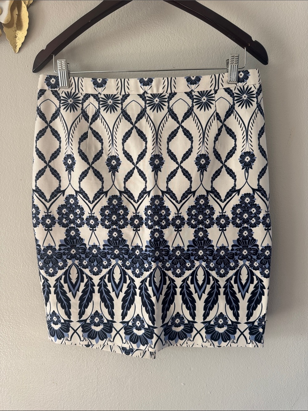 Willi Smith Navy and White Floral Pencil Skirt